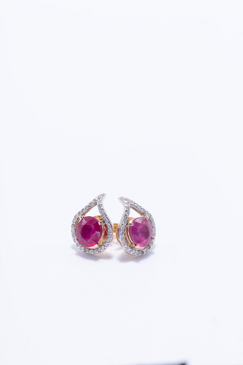 Aretes oro amarillo 14k con 2.80ct de rubí y 0.60ct de brillantes