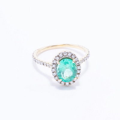 Anillo oro amarillo 18k con 1 esmeralda de 1.92ct y 1ct total de brillantes