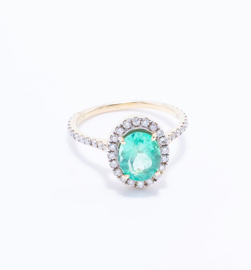 Anillo oro amarillo 18k con 1 esmeralda de 1.92ct y 1ct total de brillantes