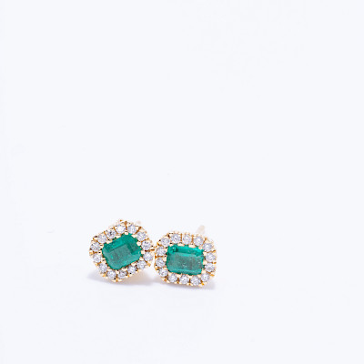 Aretes oro amarillo 18k con esmeralda y brillantes